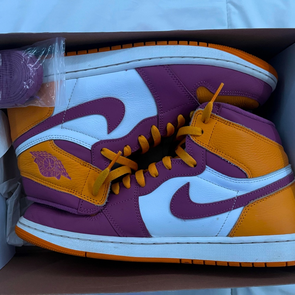 Jordan 1 high brotherhood size 11.5